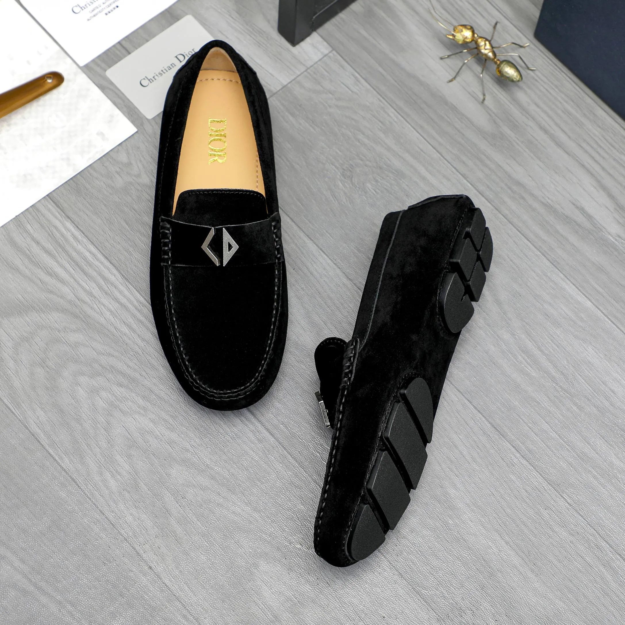 Men's shoes 💰p420 Product trademark: Dior "Dior" casual slip-on men's shoes Regular size: 38-44 Product materials: Selected frosted cowhide upper, sheepskin lining, rubber outsole